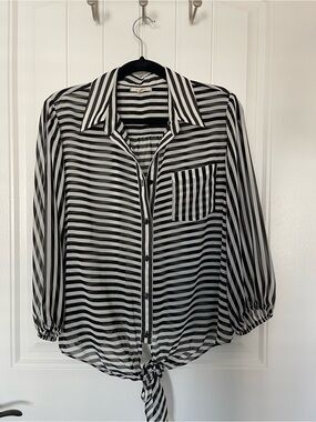 Black & White Striped Tie-Front Button-Up chiffon like Blouse large